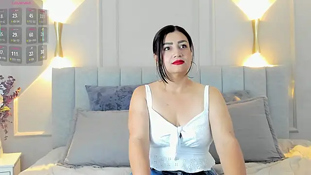 victoria bourne online show from September 26, 7:33 pm