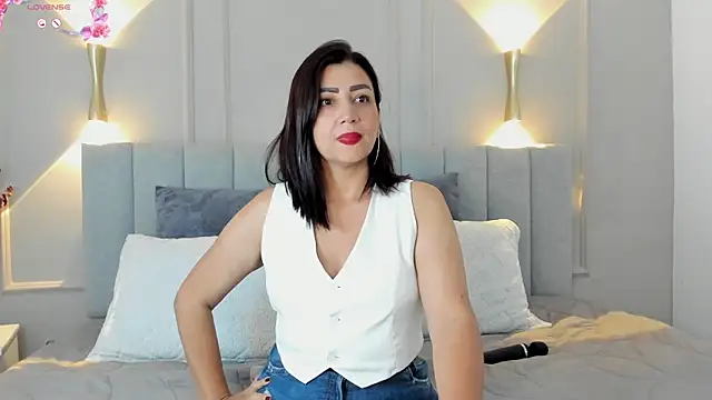 victoria bourne online show from October 1, 7:30 pm