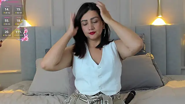 victoria bourne online show from September 18, 7:34 pm