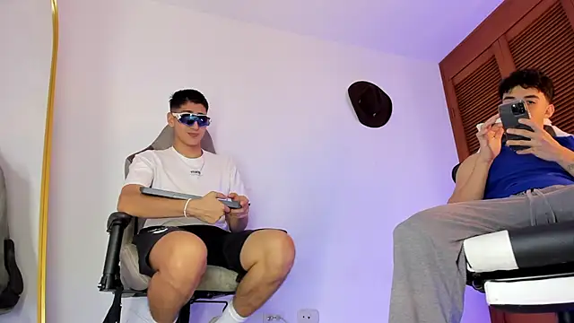 sotooliver3 online show from September 9, 9:03 pm