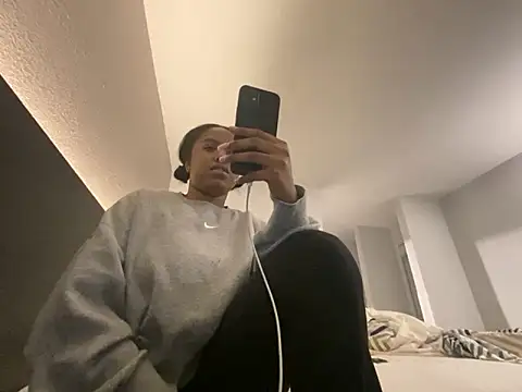 princesslivv online show from September 30, 5:35 am