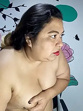 curvy diva  online show from September 18, 11:42 am