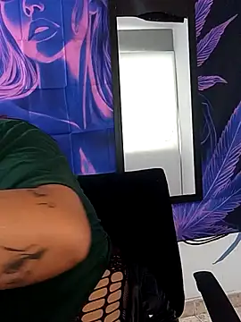 snow belle online show from December 1, 7:38 pm