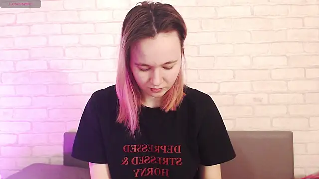 Ericha Stone online show from April 16, 1:50 am