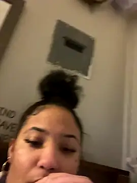 StylishEchium online show from November 29, 6:56 pm