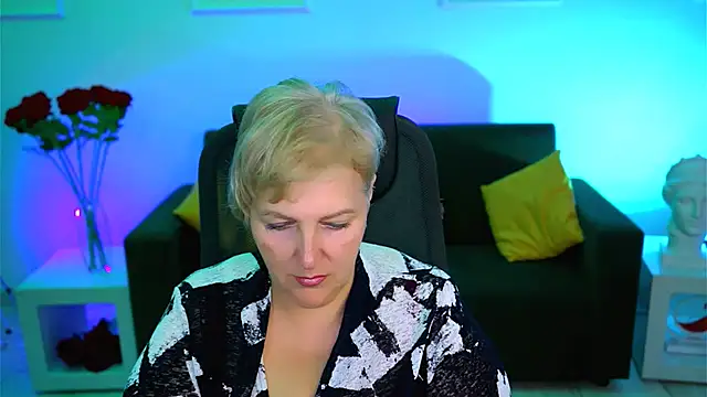 MaryMogan online show from October 9, 8:18 am