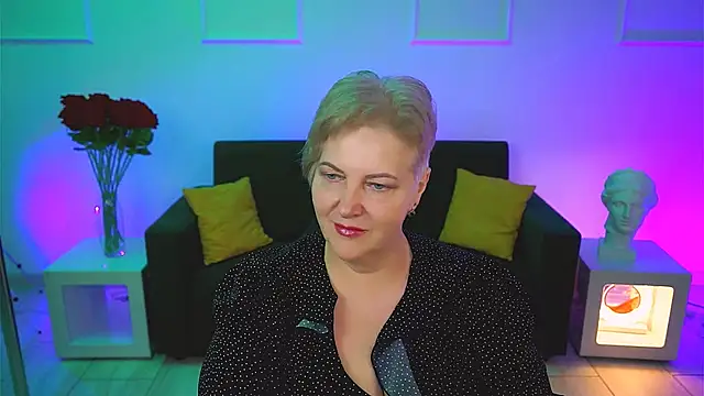 MaryMogan online show from November 11, 5:03 am