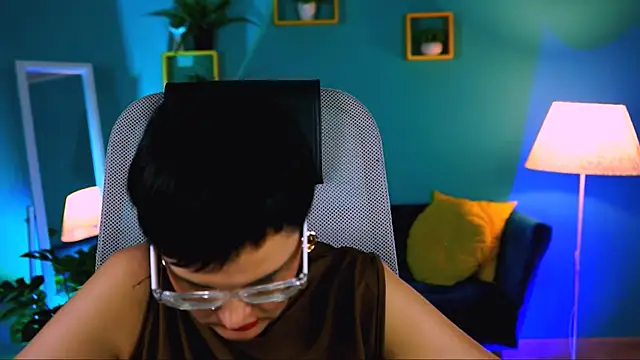 LauraDavidsons online show from November 16, 6:41 pm