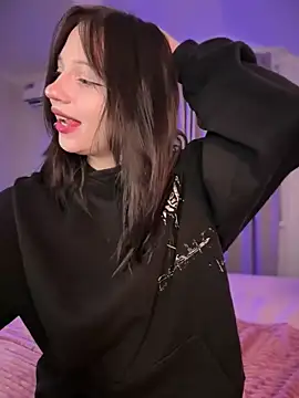 YourLittleDevil online show from November 28, 1:36 pm