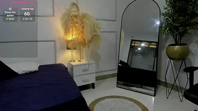 Emilywillis8 online show from November 20, 1:23 pm