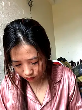 Snapshot of LiLy-0477 chatting on October 4, 8:31 am LiLy-0477 online show from October 4, 8:31 am