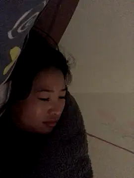 Snapshot of LiLy-0477 chatting on October 24, 6:42 am LiLy-0477 online show from October 24, 6:42 am