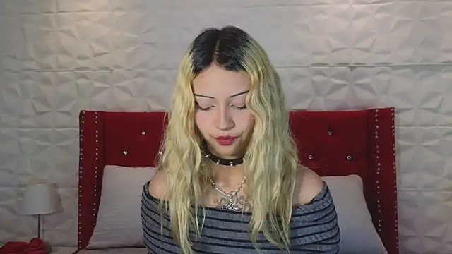 Lucy n pink online show from October 24, 5:09 pm