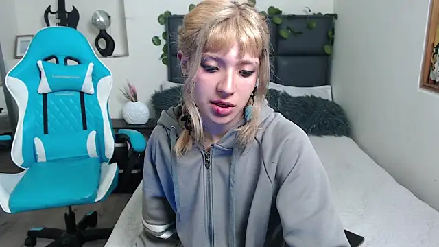 Snapshot of Amnesia_ chatting on September 25, 2:16 pm Amnesia  online show from September 25, 2:16 pm