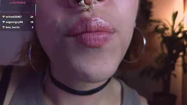 bri von dhara   online show from June 5, 12:15 am