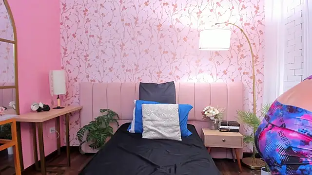 aliceandsia online show from December 21, 4:22 pm