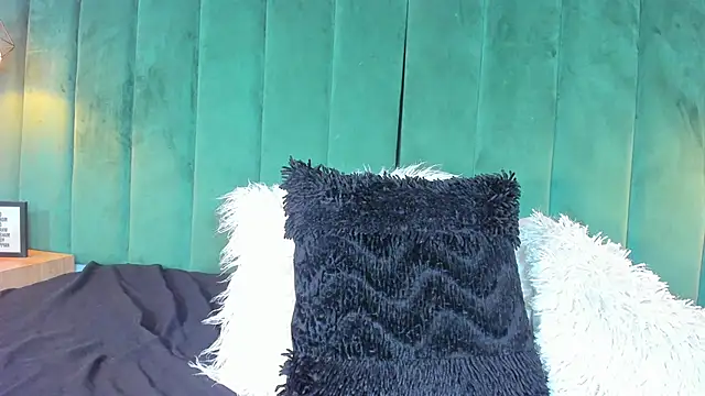 kittyy milk 001 online show from November 9, 9:22 pm