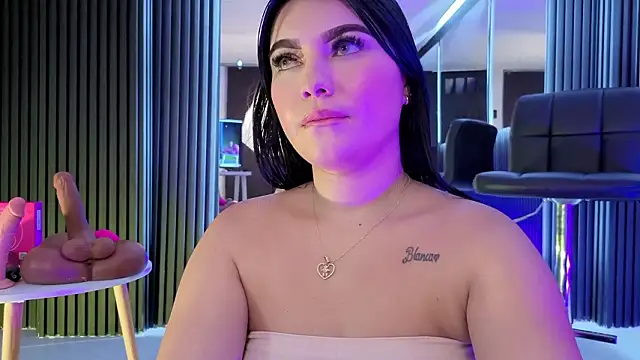 MiaaFarrel online show from February 20, 3:35 pm