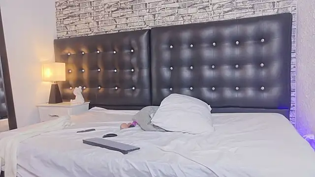 Martina thompson69 online show from September 13, 2:03 pm