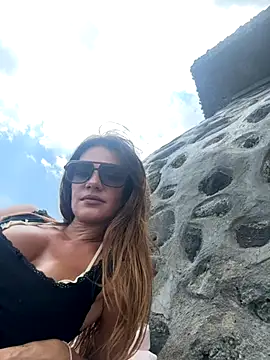 MissBinx online show from October 5, 5:01 am