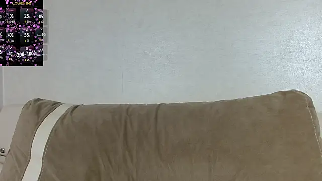 juicegirl3408 online show from April 12, 7:55 am