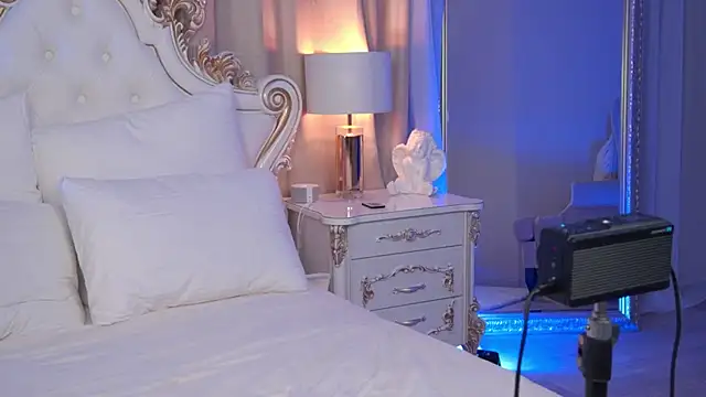 JaneBrock online show from April 15, 7:58 pm