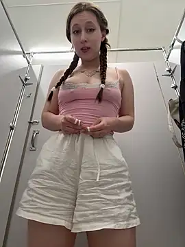 FroggyAnna online show from June 10, 7:01 pm