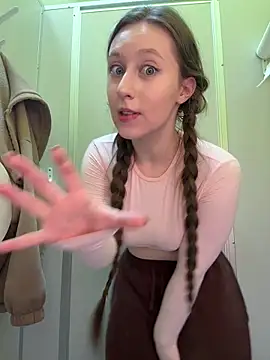 FroggyAnna online show from March 2, 3:41 pm