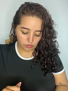 LoanaSantos online show from November 11, 11:46 pm