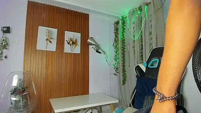 galactica  online show from April 8, 11:12 am