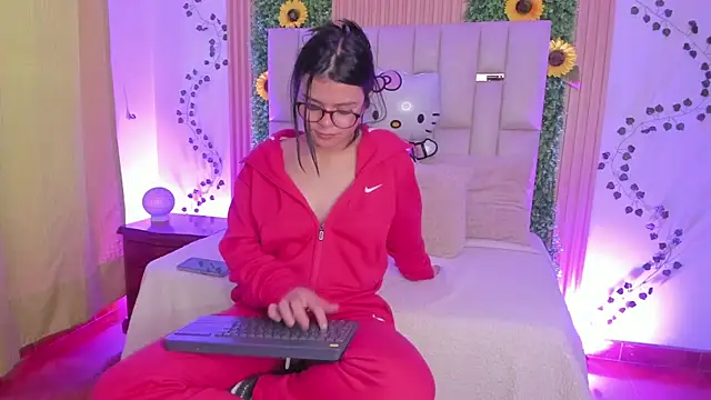 Jade Nmm online show from October 6, 4:34 pm