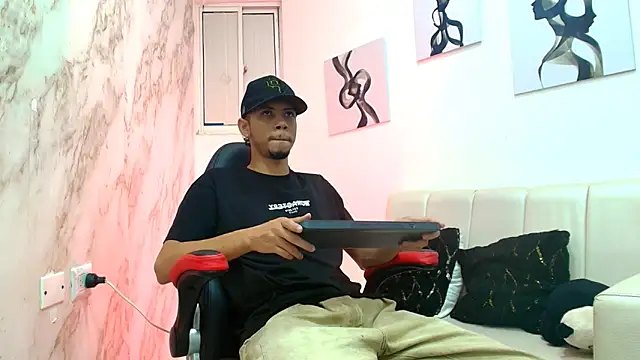 DustinandJordan online show from January 17, 12:18 am