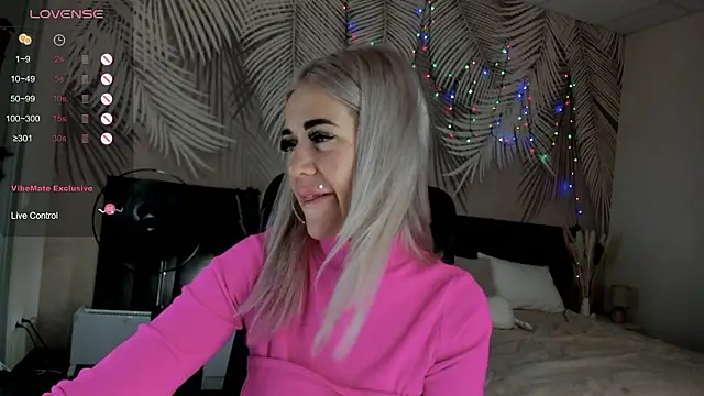 Kira Key online show from February 28, 2:00 am