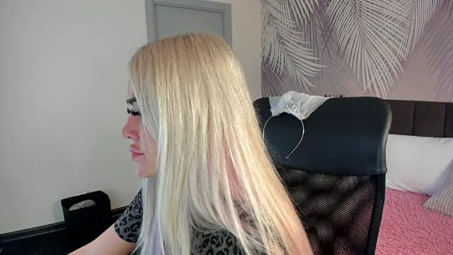 Kira Key online show from September 28, 9:14 am