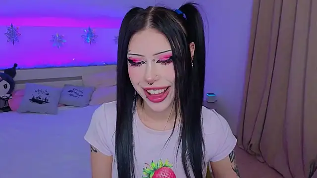 venomeowww   online show from December 20, 4:27 am