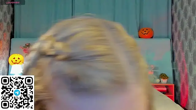 Snapshot of Aurora_Bennet chatting on October 23, 12:38 am Aurora Bennet online show from October 23, 12:38 am