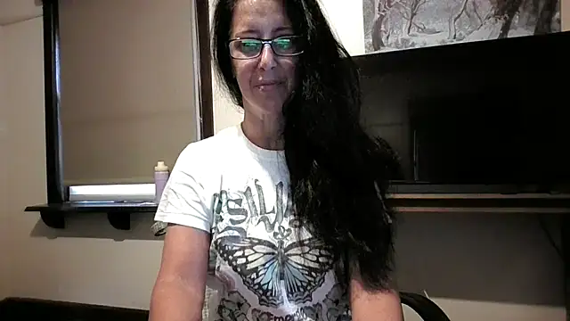 CleopatraGirl online show from May 3, 2:15 am
