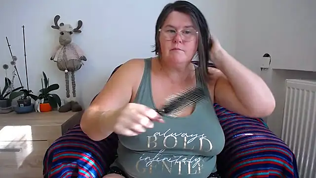 icyheart888 online show from October 19, 11:45 am