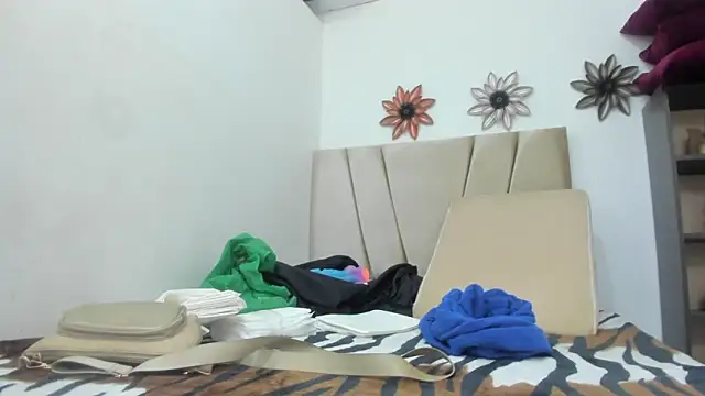 Adrianasex 69x online show from October 15, 5:04 pm