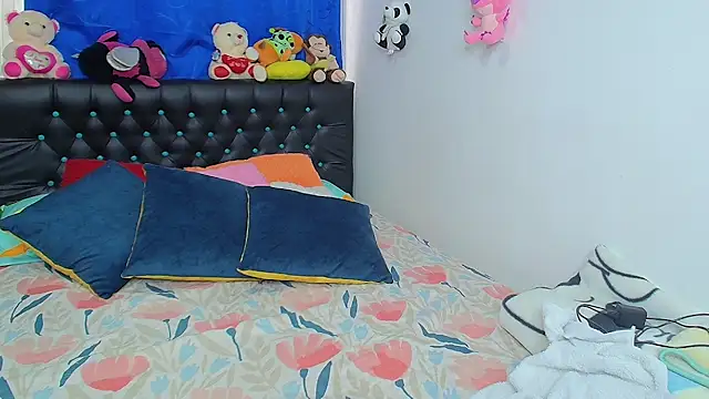 melikaronit2 online show from September 10, 6:52 pm