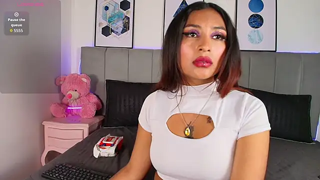 Naiaa Cruz online show from October 13, 6:54 pm