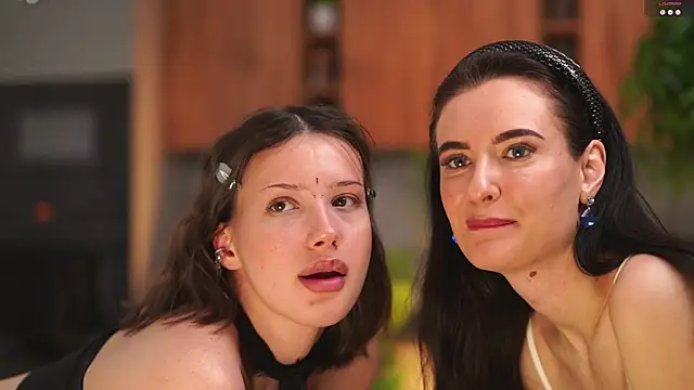 Anny Molly online show from April 18, 7:00 am