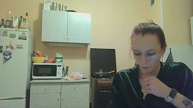 Lucy Divine online show from November 3, 7:40 pm