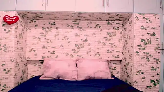 Indianpeaches online show from December 13, 8:04 pm