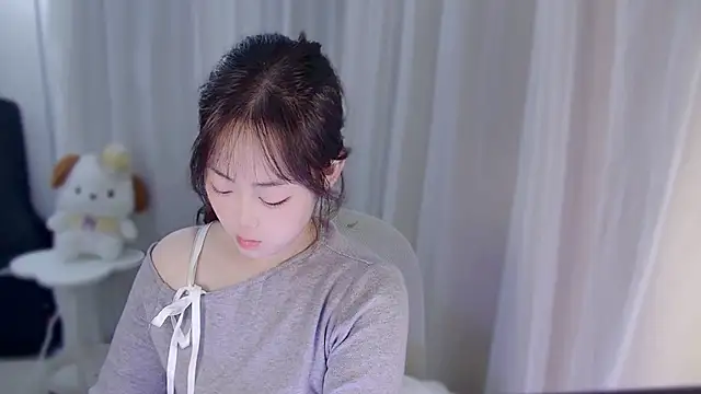 YUANYUAN-A online show from November 8, 8:30 am