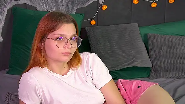 BellaMarebelle online show from October 31, 5:53 am