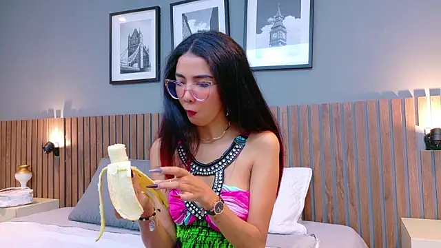 luna roja25 online show from September 19, 1:54 pm