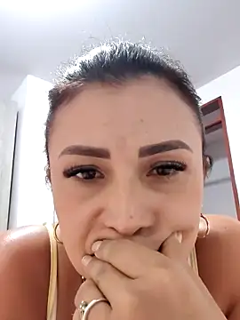 mia mancinii online show from April 17, 1:08 am