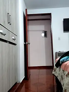 mia mancinii online show from April 9, 2:33 pm