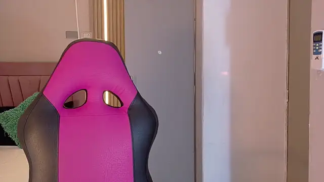 Laly Cherry  online show from November 27, 12:30 pm